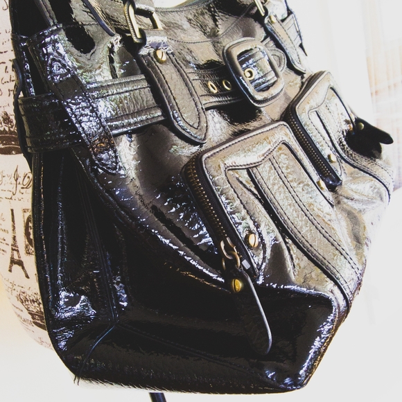 *SOLD* COLE HAAN Chic Black Patent Leather Large Shoulder Bag - Picture 4 of 13